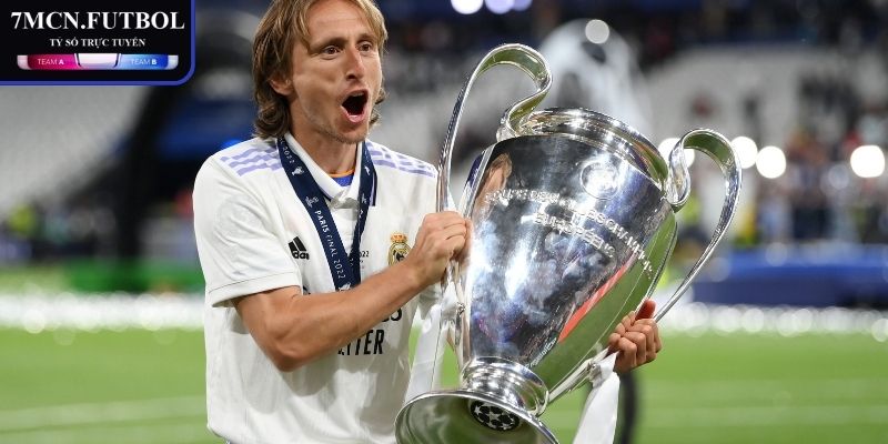 Tiền Vệ Trung Tâm Hay Nhất Thế Giới - Top Cập Nhật 2026 2 Luka Modrić - Khẳng định giá trị nhờ kinh nghiệm