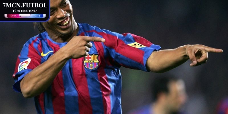 Tiểu Sử Ronaldinho - Biểu Tượng Bóng Đá Giàu Cảm Xúc 2 Tiểu sử Ronaldinho - Vai trò và khả năng thi đấu của anh ấy